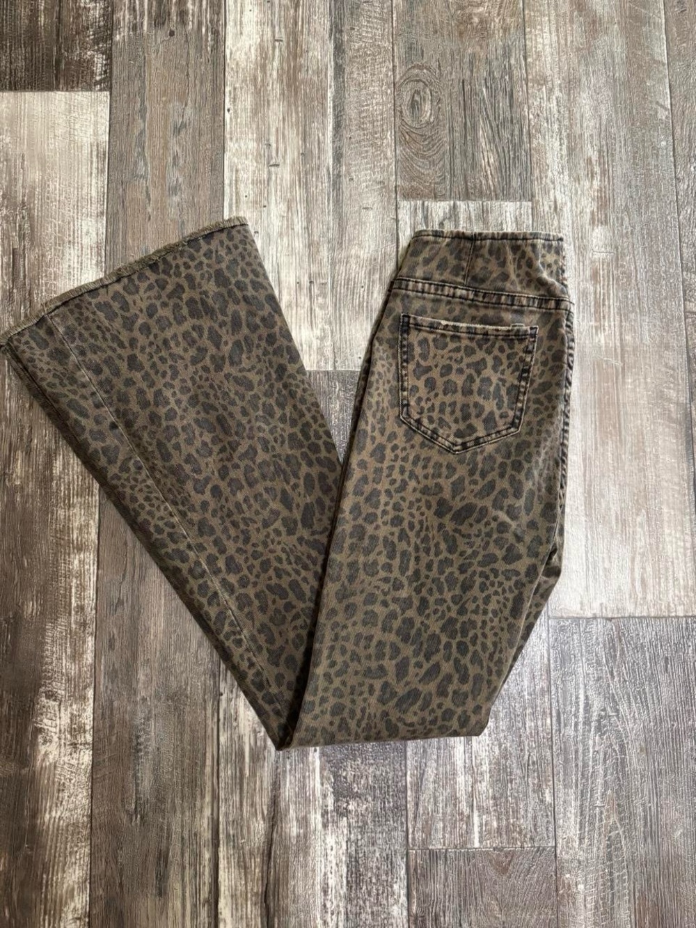 Rock&roll leopard/cheetah print flare pull on jeans size 29